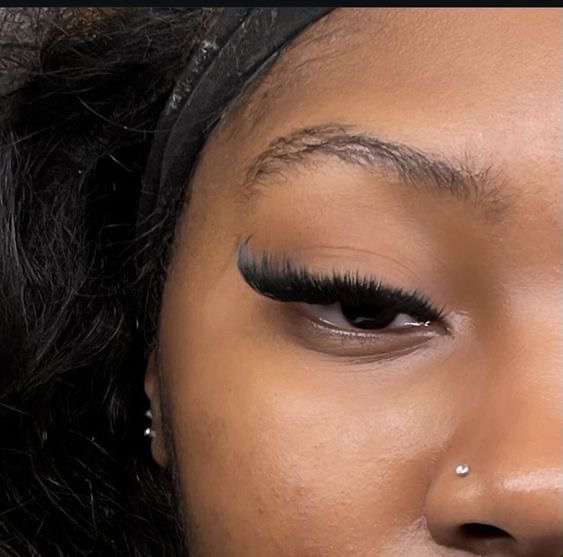 Close-Up Lash Extensions